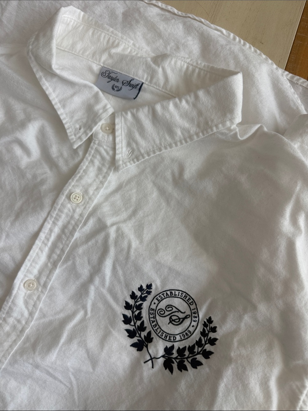 Taylor Swift White Men's Button-Down Shirt with Black Crest - Picture 2 of 4